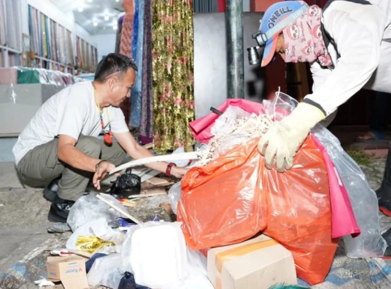 Pungut-Sampah-800x591